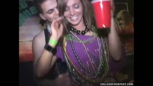 Amateur Mardi Gras Porn - Mardi gras coed slut fucking amateur dick - XVIDEOS.COM