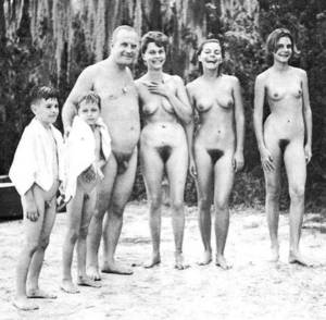 black nudist camp - nudists_camp_crowd_53