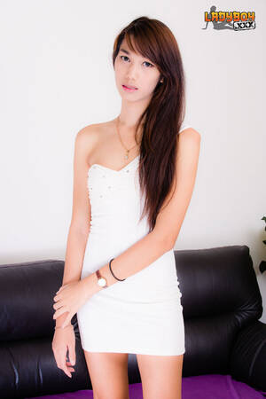 hot beautiful ladyboys - Pim is a true Bangkok ladyboy, tall, fair skin, beautiful body with long leg