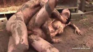 Mud Fuck - Anal sex in the mud