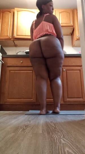 Bbw Black Moms - Black BBW mom into Kitchen 4kPorn.XXX