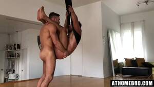 beefy anal - Beefy Hunk Mateo Vegas Enjoys Hard Anal With Manuel Skye at Home -  XVIDEOS.COM