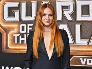 Karen Gillan Upskirt Porn - Marvel's Karen Gillan ditches famous ginger locks in dark hair  transformation