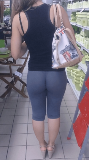 latina milf yoga - Hot Latina MILF : r/YogaPants