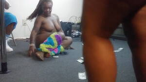 black ghetto hood rat girls - Ghetto Hood rat needs her cheese - XNXX.COM