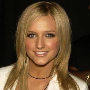 Ashlee Simpson Cum Porn - Ashlee Simpson's Transformation and Plastic Surgery Speculation