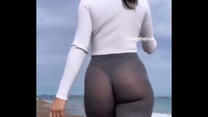 latina walking - Sexy Latina walking in see through leggings - XVIDEOS.COM