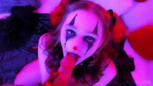 clown girl sucking dick - Kinky Clown Blowjob and Facial - Pornhub.com