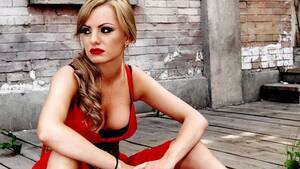 Alexandra Stan Porn - Alexandra Stan apare goala pe un site pentru adulti - FOTO 18+ â€¢ Buna Ziua  Iasi â€¢ BZI.ro