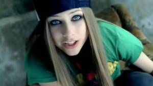 Avril Lavigne Lesbian - No, Avril Lavigne's Not 'Canceled' for Singing About Straight People