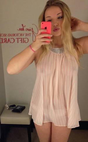Dove Cameron Porn Glasses - Dove Cameron Nude - FREE leaked pics from The Fappening