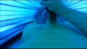 big cock in tanning bed - Big cock in the tanning bed and sexy feet - XVIDEOS.COM