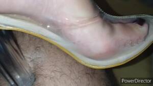 Cum In Shoe - Esposa Juega Con Semen En Zapatos y Pies Con + 10 Cargas 2/2 - Pornhub.com