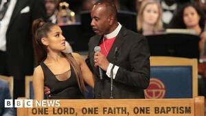 Ariana Grande Bbc - Aretha Franklin bishop sorry after 'groping' Ariana Grande : r/news