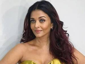 Aishwarya Rai Porn - Aishwarya Rai Bachchan Sports A Golden Gown For Dinner With The Ambanis |  Vogue India | Vogue India