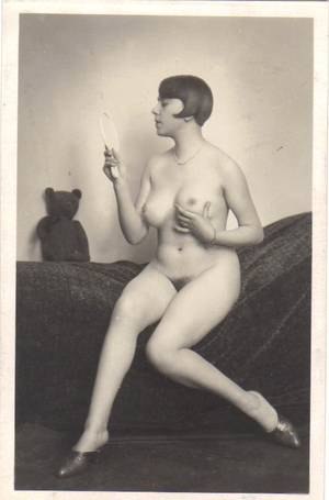 classy vintage erotica - 1920s Parisienne Nude