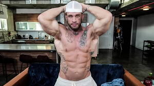 Bodybuilder Porn Muscle Guys - GUY SELECTOR - Cum Interact With Davin Strong, The Fuckable BodyBuilder -  XVIDEOS.COM