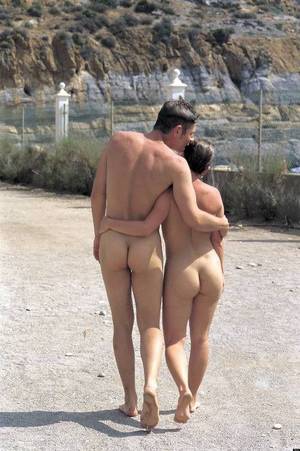 images from nudism life - Love as a nudist