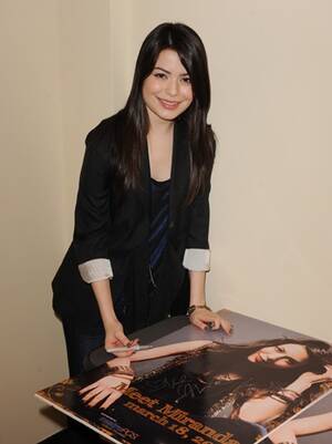 Miranda Cosgrove Shemale Sex - Miranda Cosgrove: 5 Things to Know (Video)