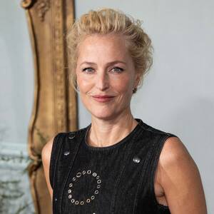 Gillian Anderson Sex - Netflix's The Abandons: Gillian Anderson Is Joining The Western Drama With  Lena Headey