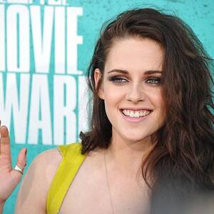 kristen stewart - I'm going to look like a porn star,' Kristen Stewart to go blonde, tanned  and fit for new movie - 9Celebrity
