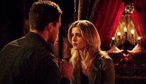 Emily Bett Rickards Porn Videos - Emily Bett Rickards Made Stephen Amell Laugh During Arrow Sex Scene