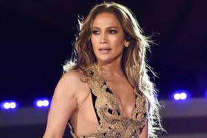 free jennifer lopez sex tape - Jennifer Lopez surprises her drag doppelgÃ¤nger at iconic L.A. gay bar