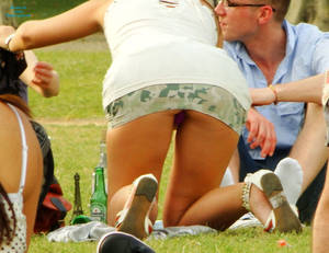 amateur upskirt golf - Upskirt In Park