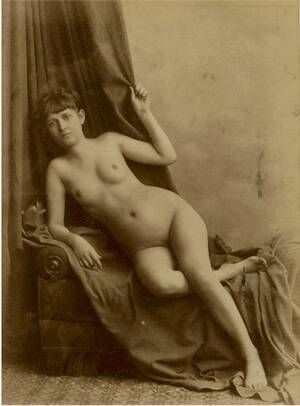 free vintage nude art - File:Vintage nude photograph 8.jpg - Wikimedia Commons