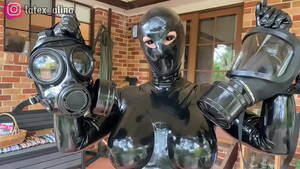 gas mask - Latex Alien Trying Out Fetish Gas Masks - XVIDEOS.COM