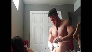 bodybuilder fuck bodybuilder - Bodybuilder fucking his slim hottie - XVIDEOS.COM