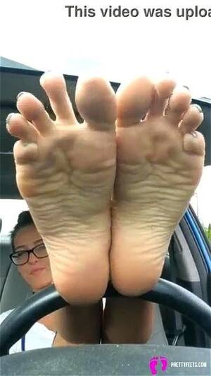 Amateur Feet - Watch Amateur feet display in car - Feet, Amatuer, Fetish Porn - SpankBang