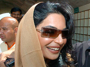 meera pakistani actress xxx - Pak court issues non-bailable arrest warrant against actress Meera - The  Economic Times