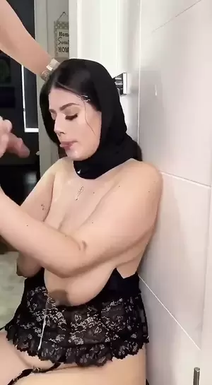 Arab Big Tits Milf - Big Boobs Arab MILF Sucks Like A Pro And Gets Huge Cumshot | xHamster
