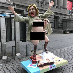 Hillary Rodham Clinton Porn - PHOTOS: Naked statue of Hillary Clinton appears in New York - ABC7 New York