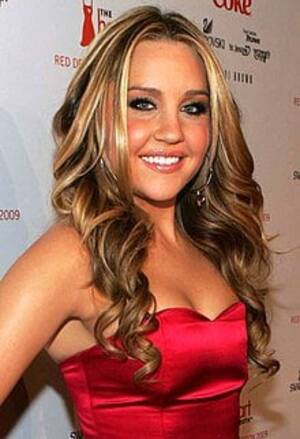 Amanda Bynes Orgasm Pussy - TIL that in October of 2014, Amanda Bynes tweeted that her father sexually  abused her as a child. She later claimed that this was not the case, and a  microchip implanted in