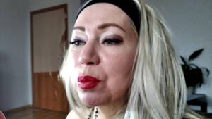 Heavy Makeup Fetish Blowjobs - MILF Goddes-slut AimeeParadise: makeup closeup & deep pov blowjob .!. ))  Why do adult women paint their lips at all? Well, of course, in order to  make the blowjob look spectacular! ))) -