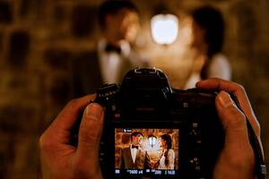 hilary duff upskirt lesbian licking - How to become a professional wedding photographer? - Wander moons Photo