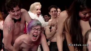 Huge Orgy - Huge orgy party in the upper floor - XVIDEOS.COM