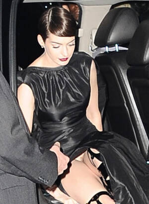 anne hathaway celebrity upskirt pussy - Anne Hathaway on her Commando Style Slip (#withpictures),â€I was  devastatedâ€. â€“ HEATHYRWOLFE.COM