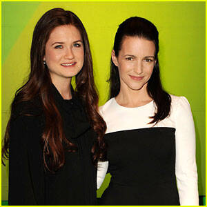 Emma Watson Bonnie Wright Lesbian Porn - Bonnie Wright Photos, News, Videos and Gallery | Just Jared Jr. | Page 9