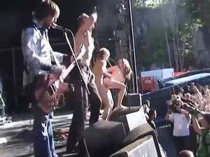 group fuck on stage - Band members fuck on stage infront of big crowd - ThisVid.com