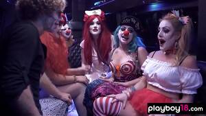 Big Boobies Clown Porn - Chemical Burn shows her sexy clown fantasy to Kate - XVIDEOS.COM