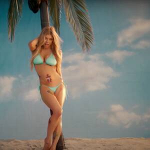 Fergie Ass - Fergie Bikini Photos: Swimsuit Pictures of the Singer | Life & Style