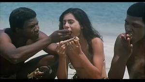 bollywood actress topless - Indian Actress Kitu Gidwani Topless In French Movie Black - XVIDEOS.COM