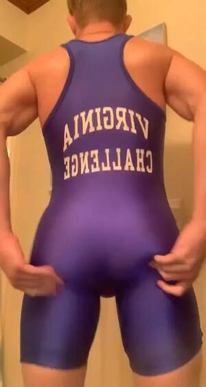 Gay Singlet Porn - Young jock shows off ass in singlet - ThisVid.com
