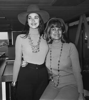 Lynda Carter Nude Pussy - Lynda Carter with her mother at the Heathrow Airport in London, 1972