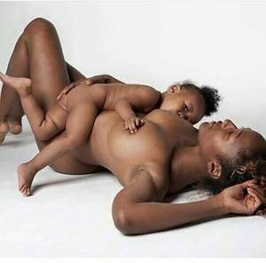 breastfeeding galleries - Nude Mom Breastfeeding 107
