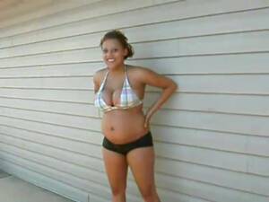chubby pregnant bikini - Pregnant girl pees her bikini - ThisVid.com em inglÃªs