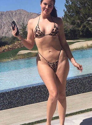 Chlohe Kardashian Porn - Khloe Kardashian posts nude video in response to leaking of un-Photoshopped  bikini picture | Marca